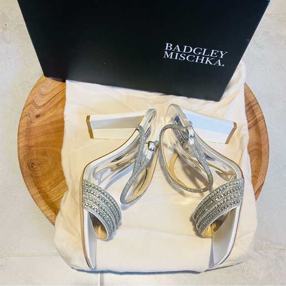 Badgley   Mischka - Picture 8 of 9